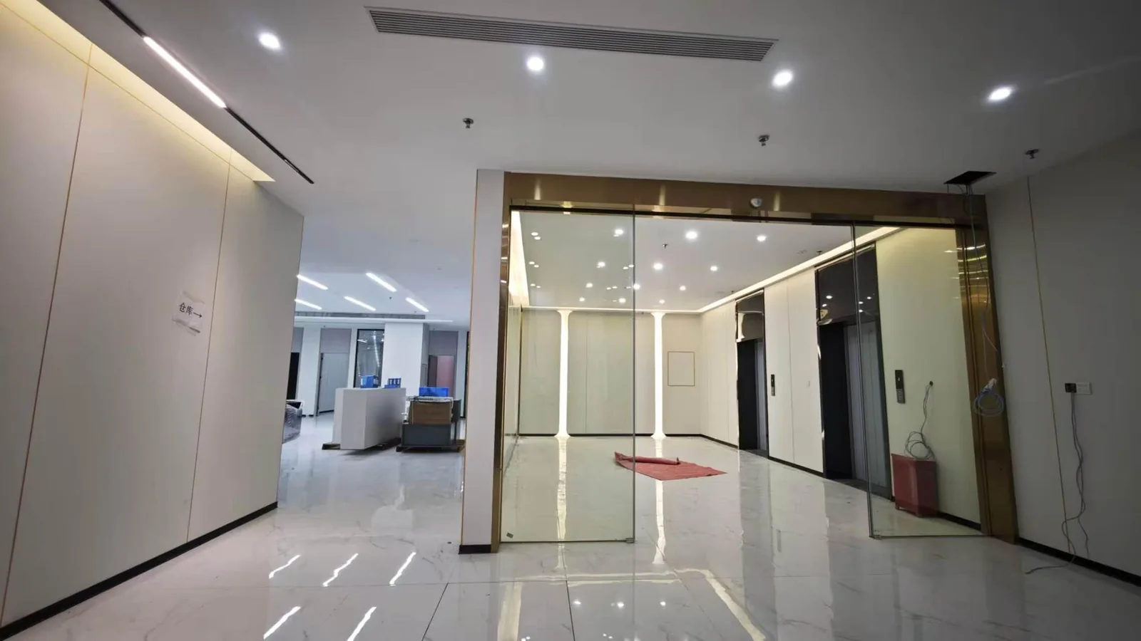 现代企业办公区改造实景